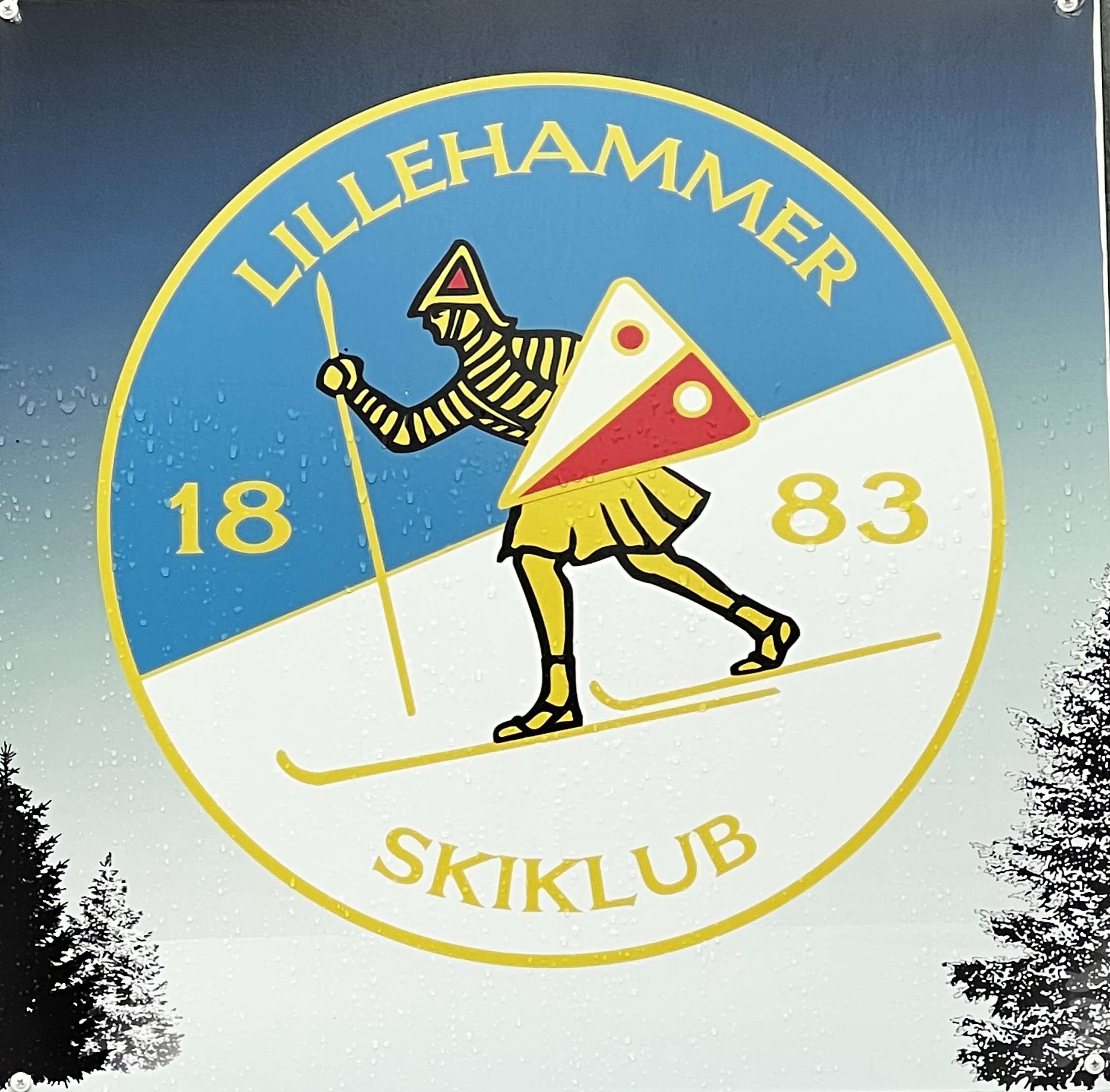 Wohnmobil im Olympia Skistadion von Lillehammer